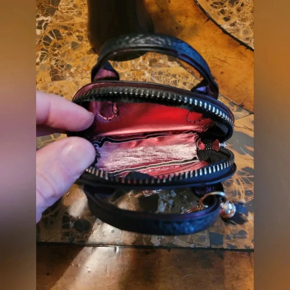 Elegant Black Mini Handbag - Picture 2 of 4